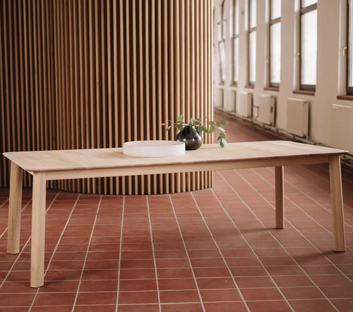 Table à manger contemporaine - MENU - JAVORINA - en chêne / en noyer / en bois massif
