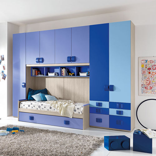 Armoire contemporaine - CM31 - GIESSEGI - en bois laqué / à portes battantes / pour garçon