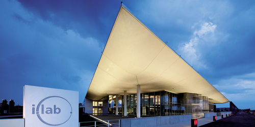 Auvent d'entrée - Styl-Comp - structure en béton / plat / contemporain