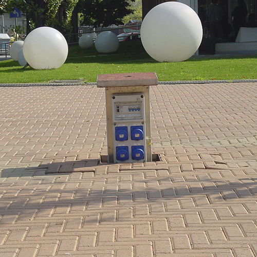 Borne de distribution électrique - VM04 - New VMR S.r.l. - escamotable / en béton / en inox