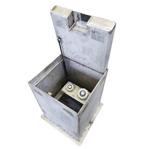 Borne de distribution électrique - FLOORBOX - New VMR S.r.l. - escamotable / en acier inoxydable / de distribution d'eau