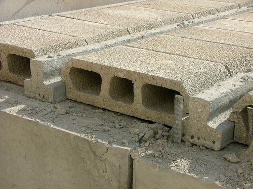 Plancher à poutrelles - Ballut Blocks - entrevous en béton