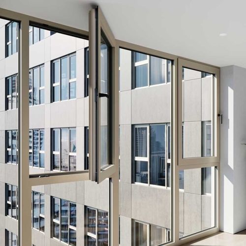 Fenêtre en verre - W 77 HI - heroal - aluminium / battante / à triple vitrage