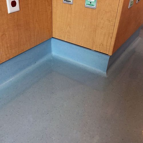 Plinthe en caoutchouc - GALAXY FLASH COVE - ECOsurfaces Recycled Rubber Flooring