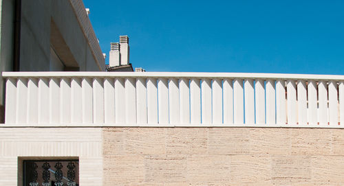 Balustrade en pierre reconstituée - PARAVIENTOS TARIFA - Verniprens - d'extérieur / pour balcon / pour terrasse