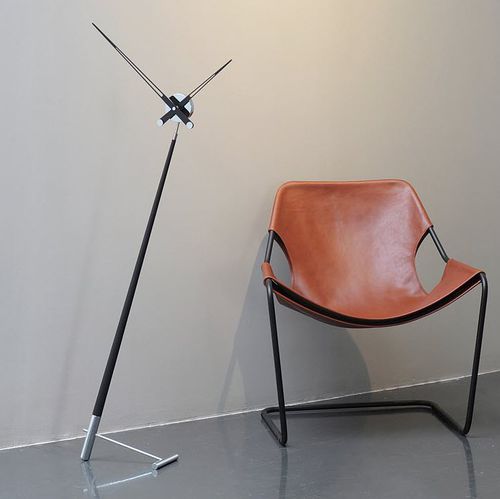 Horloge contemporaine - PISA - NOMON - sur pied / analogique / en noyer