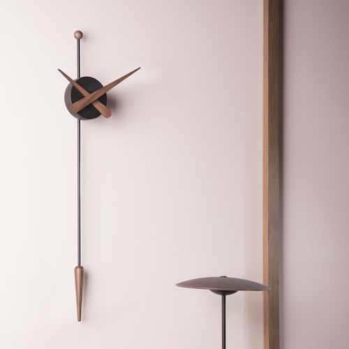 Horloge contemporaine - PUNTA - NOMON - murale / analogique / en noyer