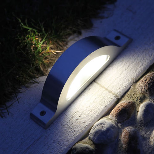 Borne d'éclairage de jardin - AMBRA - led luce dintorni srl - contemporaine / en aluminium / en PMMA