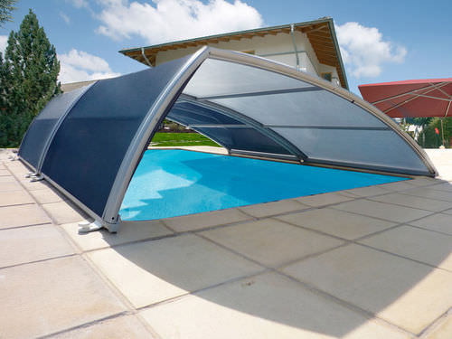 Abri de piscine bas - TECH-STYLE - ABRISUD - télescopique / de titane / avec actionnement manuel