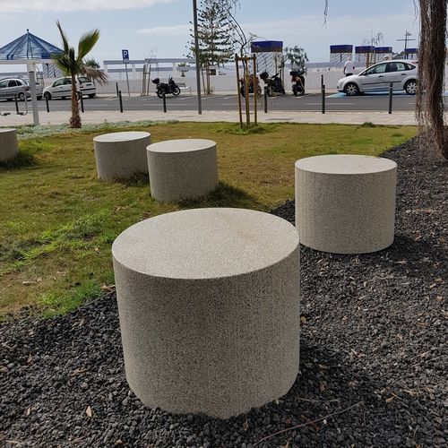Tabouret contemporain - CIRCLE PUFF - Breinco - en béton / rond / lumineux (LED)