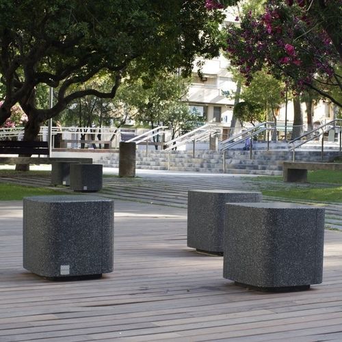 Tabouret contemporain - SQUARE PUFF - Breinco - en béton / carré / lumineux (LED)