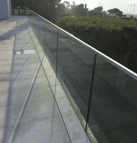 Garde-corps en verre - RAILY - Trescalini - en inox / à panneaux en verre / d'intérieur