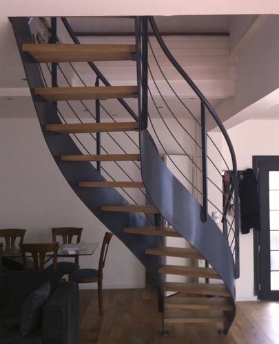 Escalier droit - ELITE ACIER ET BOIS AVEC DEBILLARDAGE - Trescalini - circulaire / à marches en bois / structure en acier