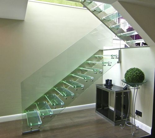 Escalier droit - SKYSTEP VERRE STANDARD AVEC LED - Trescalini - à marches en verre / structure en verre / contemporain