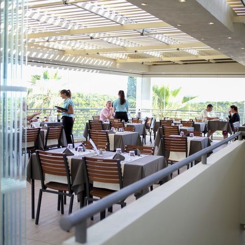 Pergola adossée - COSPICON  SA - en aluminium peint / à lames orientables / à lames brise soleil