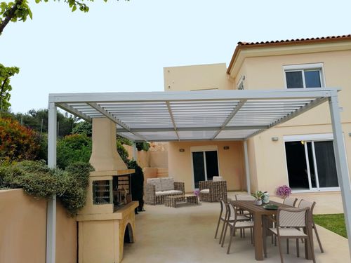 Pergola autoportée - COSPISUN - COSPICON  SA - en aluminium / en polycarbonate / à lames brise soleil