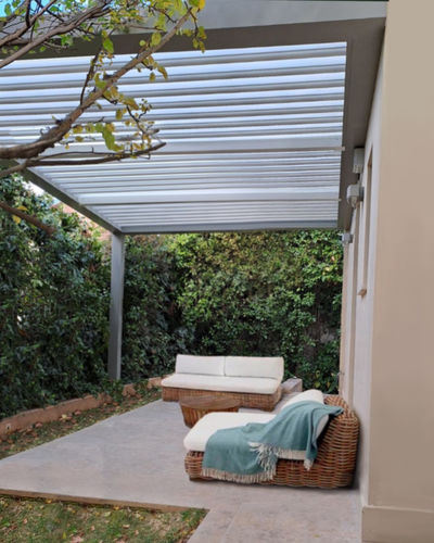 Pergola adossée - CospiBio - COSPICON  SA - en aluminium / à lames orientables / à lames brise soleil