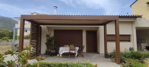 Pergola adossée - cospiBio Nea Makri - COSPICON  SA - aluminium / à lames orientables / à lames brise soleil