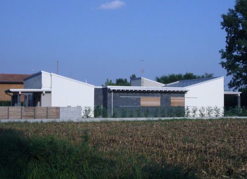 Maison écologique - MODERN - Riko Hiše - à économie d'énergie / contemporaine / de plain-pied