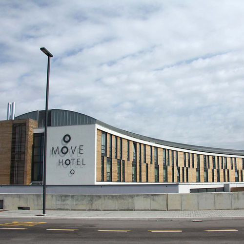 Couverture de toit en zinc-titane - MOVE HOTEL, MOGLIANO VENETO - ZINTEK - en cuivre / à joint debout / nervurée