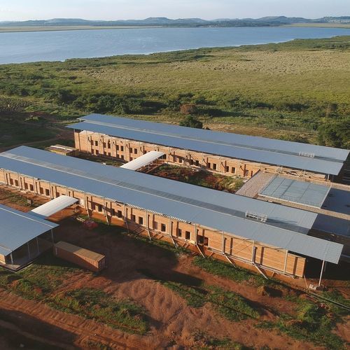 Toiture en pente - CHILDREN’S SURGICAL HOSPITAL - ZINTEK - plate / en zinc-titane / aspect métal