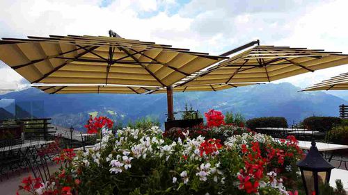 Parasol rectangulaire - QUADRIFOGLIO - GARDENART - en iroko / quadruple / professionnel