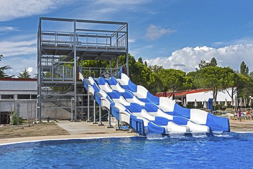 Toboggan droit - CEMI - tournant / pour parc aquatique / multiple