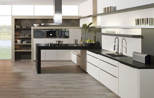 Cuisine contemporaine - CALAS - Brigitte Küchen - H. Frickemeier Möbelwerk GmbH - en bois / avec poignée / laquée