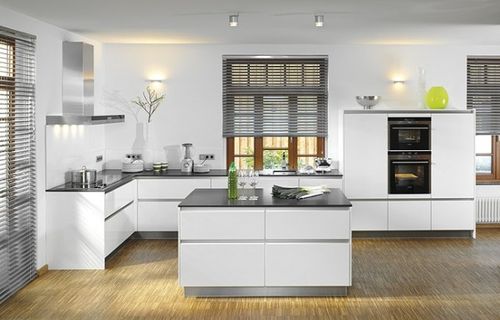 Cuisine contemporaine - X-CRISTAL  - Brigitte Küchen - H. Frickemeier Möbelwerk GmbH - en bois / avec îlot / sans poignée