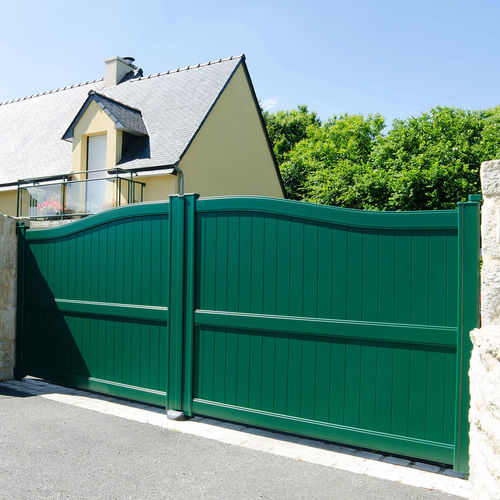 Portail battant - KER - Kostum - coulissant / en aluminium / à lames