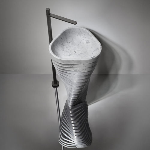 Vasque sur pied - VORTICE - ANTONIO LUPI - en marbre de Carrare / sculpturale / contemporaine