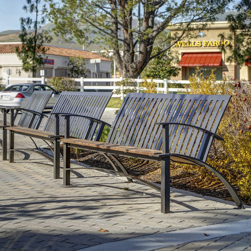 Banc public contemporain - ASHTON™ - Madrax/Thomas Steele - en plastique recyclé / en acier / en ipé