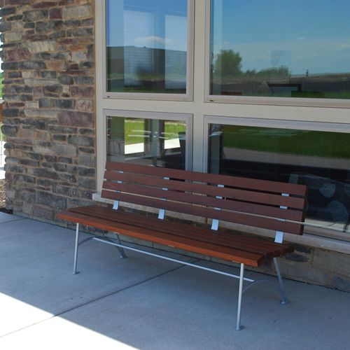 Banc public contemporain - YAHARA - Madrax/Thomas Steele - en plastique recyclé / en acier à revêtement par poudre / en acier