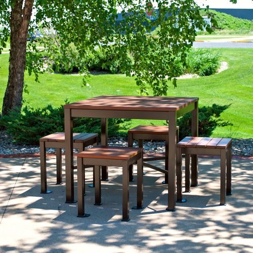 Table à manger contemporaine - MONONA  - Madrax/Thomas Steele - en plastique recyclé / en ipé / avec piètement en acier galvanisé