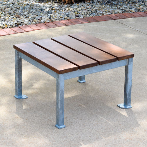 Table d'appoint contemporaine - MONONA - Madrax/Thomas Steele - en plastique recyclé / en ipé / avec piètement en acier galvanisé