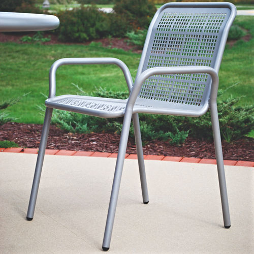 Chaise contemporaine - CAFE - Madrax/Thomas Steele - d'extérieur / en ipé / en tôle perforée