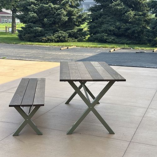 Table de pique-nique contemporaine - JENA  - Madrax/Thomas Steele - en ipé / en plastique recyclé / avec piètement en acier thermolaqué