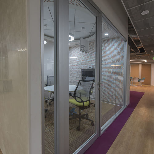 Porte d'intérieur - Stile - Apton Partitioning Limited - en aluminium / battante / coulissante