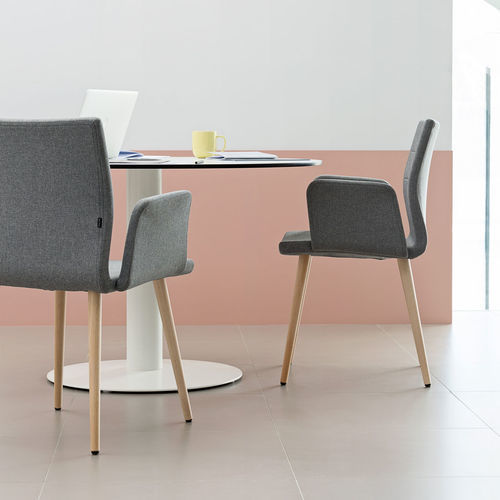 Chaise visiteur contemporaine - UMA - Actiu - d'intérieur / en aluminium / en plastique