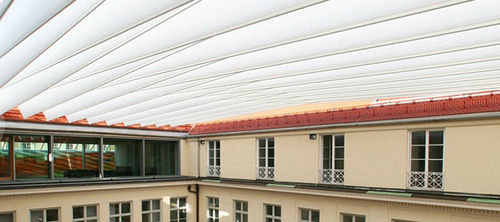 Membrane architecturale en Tenara® - HVB BANK - SEFAR - pour structure tendue rétractable