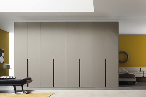 Armoire contemporaine - MULTIPLO - Le Monde Wood - en bois / à portes battantes