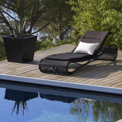 Bain de soleil contemporain - ESCAPE - Cane-line A/S - en acier galvanisé / en résine tressée / de jardin