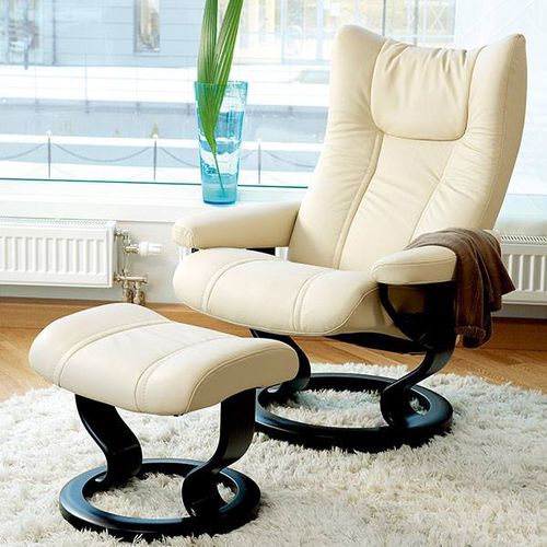 Fauteuil contemporain - WING - Ekornes - en cuir / en bois / avec repose-pieds