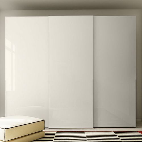 Armoire contemporaine - BASIC - Morassutti Arredamenti - en bois laqué / à portes coulissantes