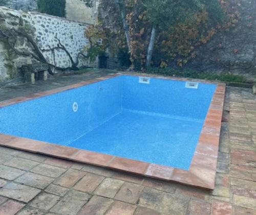 Margelle de piscine en béton - ANDUZE - ROUVIERE - courbe
