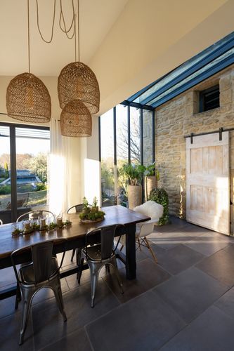 Dallage en béton - DALLAGE BOUCHARD&Eacute; - ROUVIERE - d'intérieur / pour extérieur / bouchardé