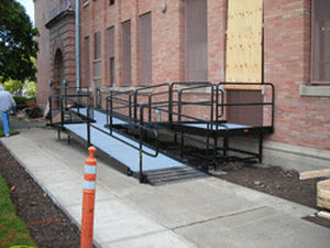 Rampe d'accès en béton - Handi-Ramp - pour personnes à mobilité réduite / modulaire