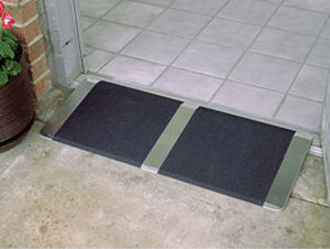 Rampe d'accès pour personnes à mobilité réduite - ALUMINUM  - Handi-Ramp - pour passage de seuil