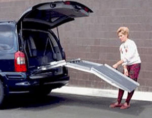 Rampe d'accès pour personnes à mobilité réduite - REAR DOOR - Handi-Ramp - portable