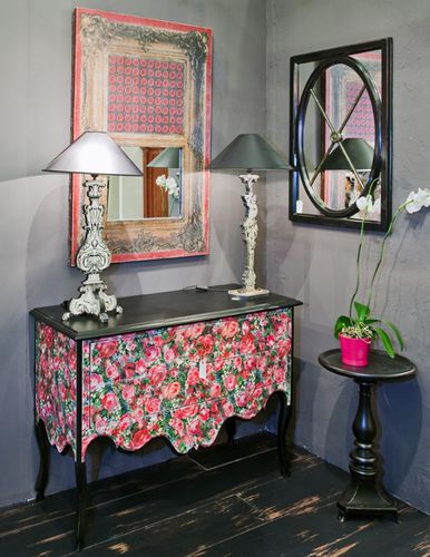 Commode classique - SAUTEUSE COMEDIA - PROVENCE & FILS - en bois / non spécifié / rouge